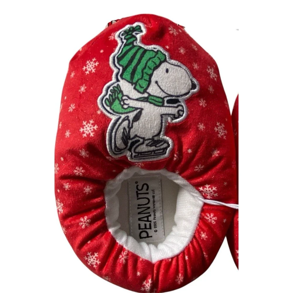 Peanuts Snoopy & Belle Plush Slippers Kids Size 13/1  Holiday Ice Skating